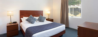 Rocklea International Motel - Deluxe Queen