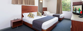 Rocklea International Motel - Deluxe Twin